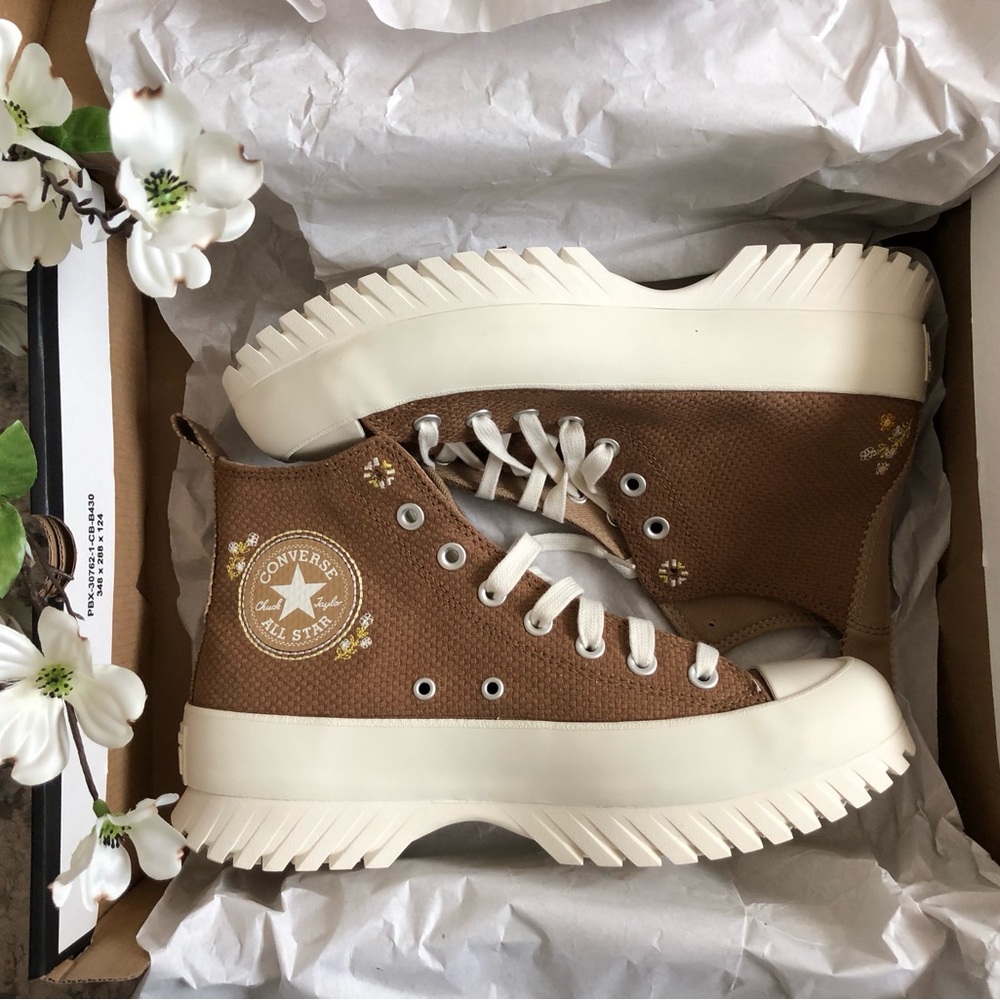 Chuck Taylor All Star Lugged Platform 2.0 Autumn Floral Embroidery